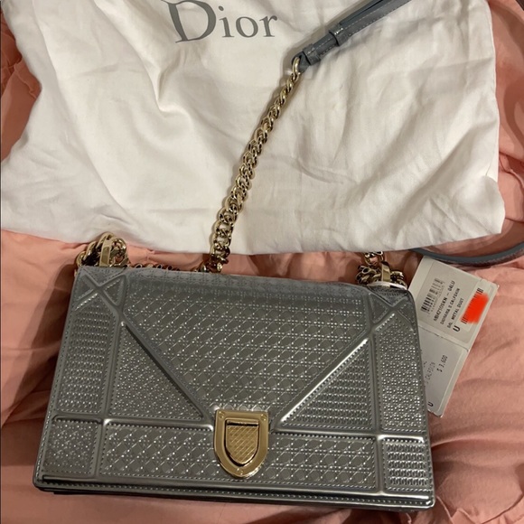 Diorama metallic silver leather - Picture 2 of 3